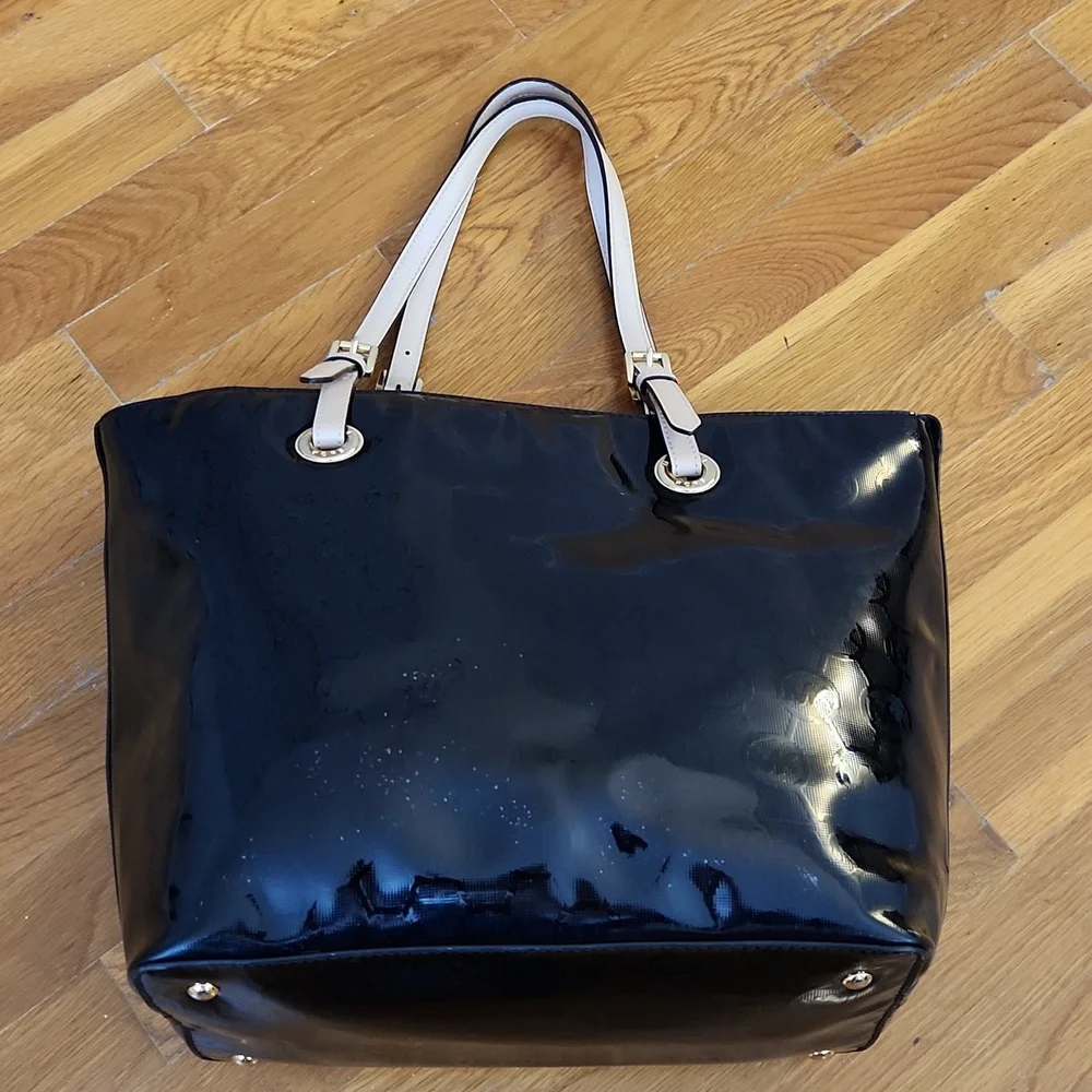 Michael Kors Jet Set Tote